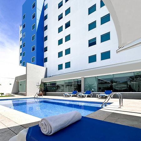 Holiday Inn Express Merida By Ihg Экстерьер фото