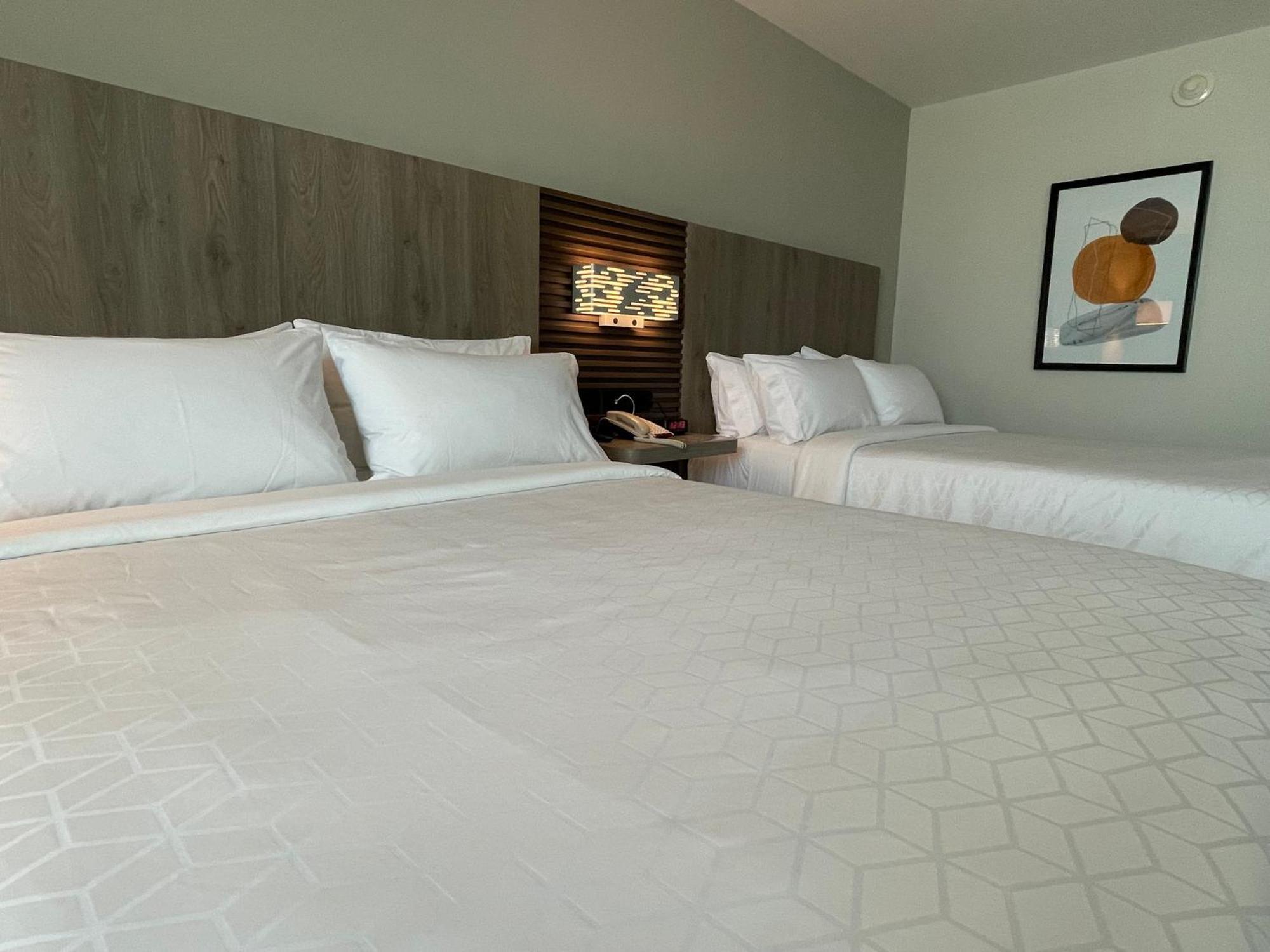 Holiday Inn Express Merida By Ihg Экстерьер фото