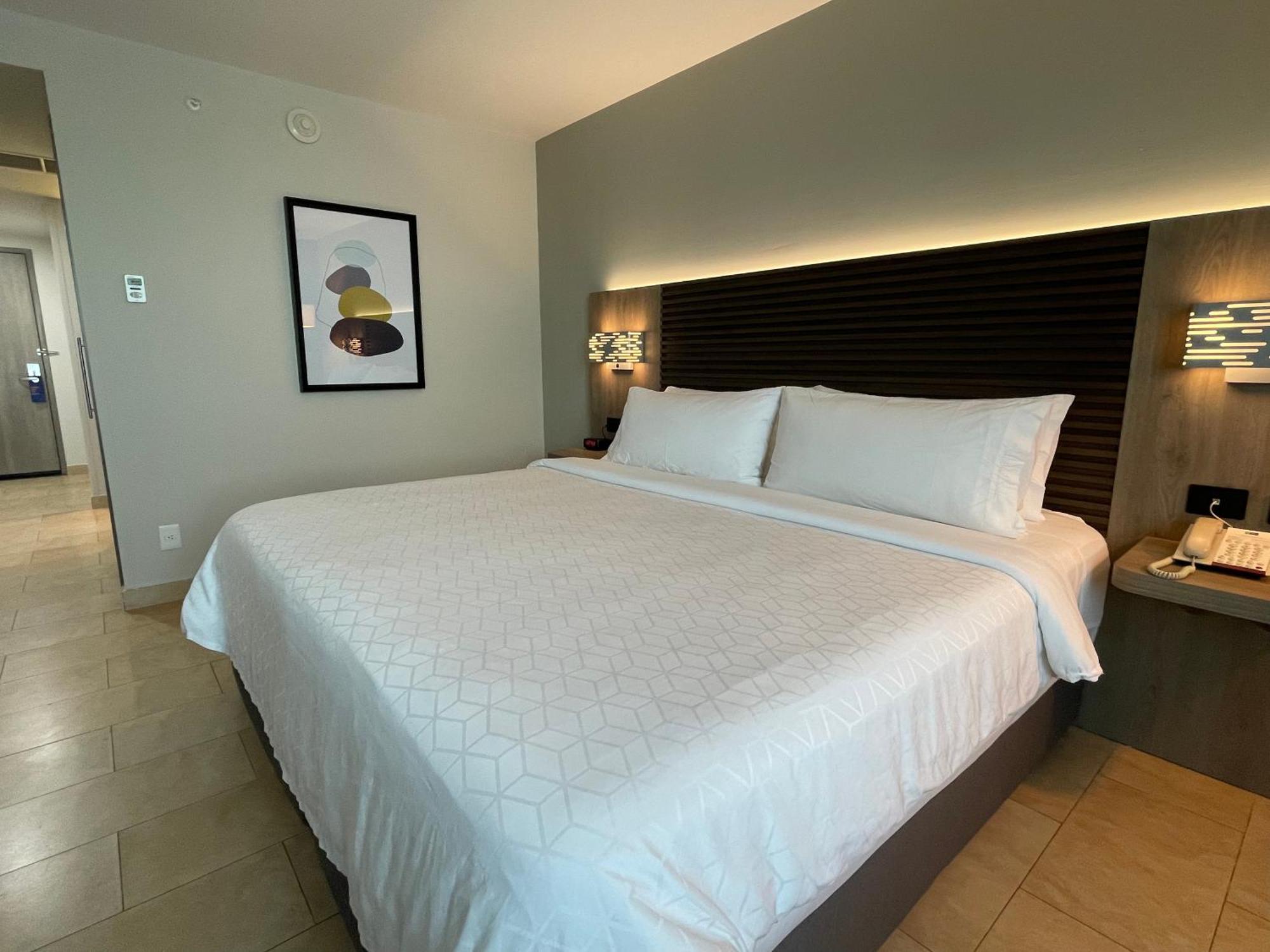 Holiday Inn Express Merida By Ihg Экстерьер фото