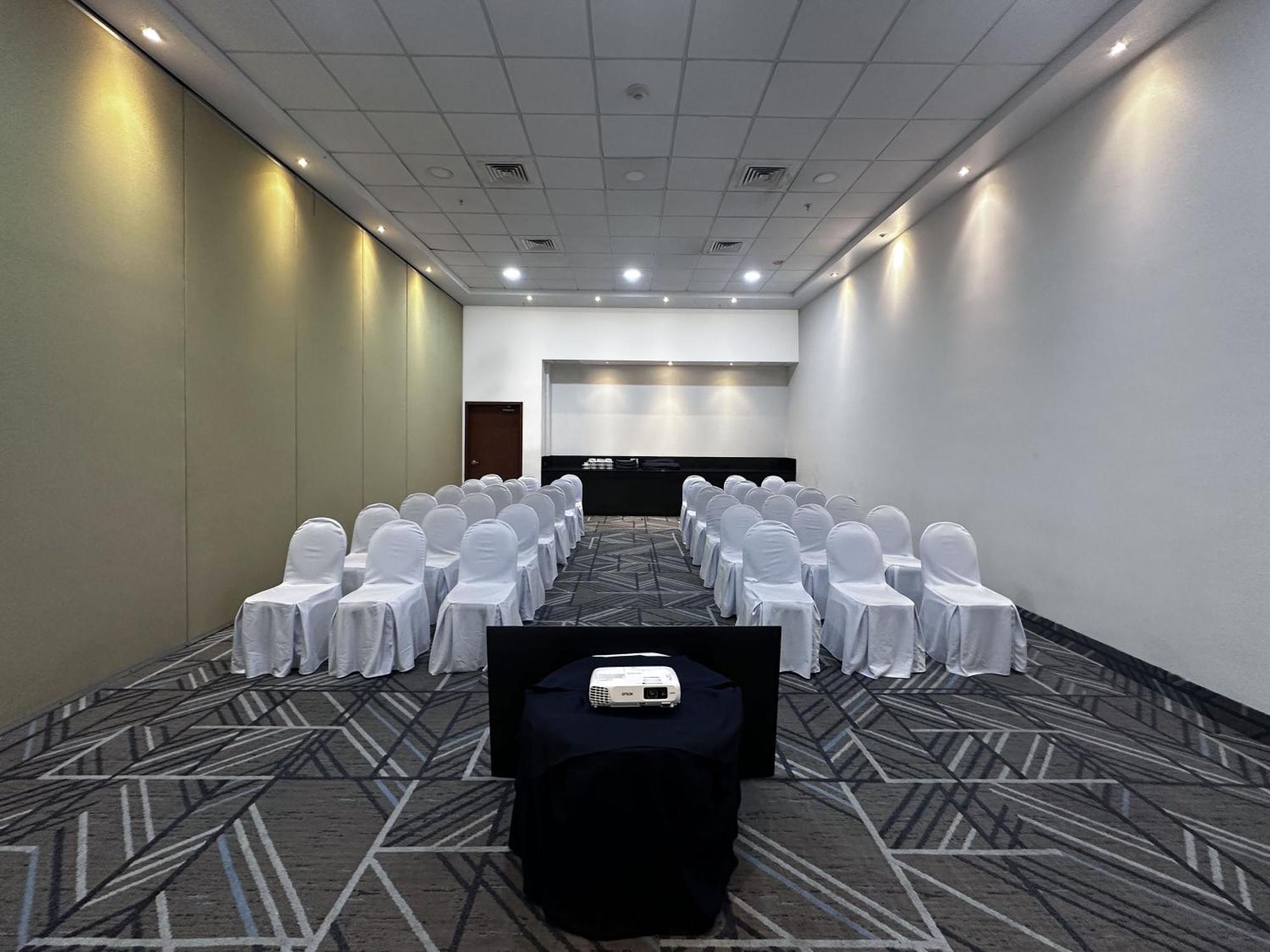 Holiday Inn Express Merida By Ihg Экстерьер фото